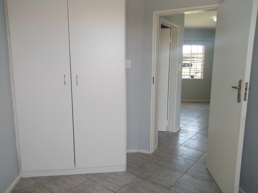 To Let 2 Bedroom Property for Rent in Van Der Hoff Park North West